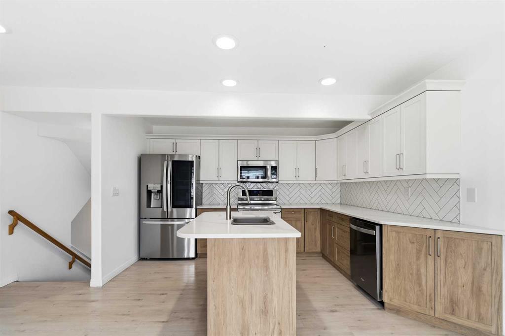 4, 98 Wilson Drive , A2343894, Alberta,