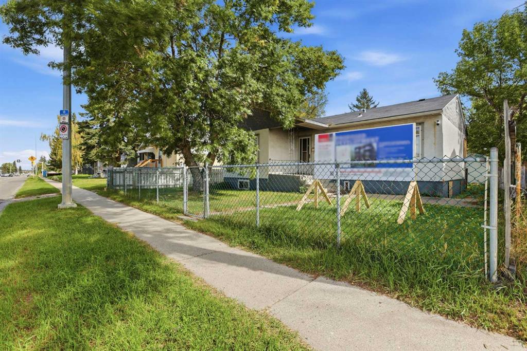 Second View of 3520 Centre Street N, Highland Park, Calgary, Alberta, T2E 2Y1