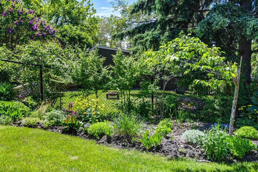Fifth View of 47 Cambridge Road NW, Cambrian Heights, Calgary, Alberta, T2K 1R1
