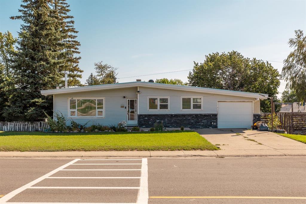 528 7 Street W, A2344009, Alberta,