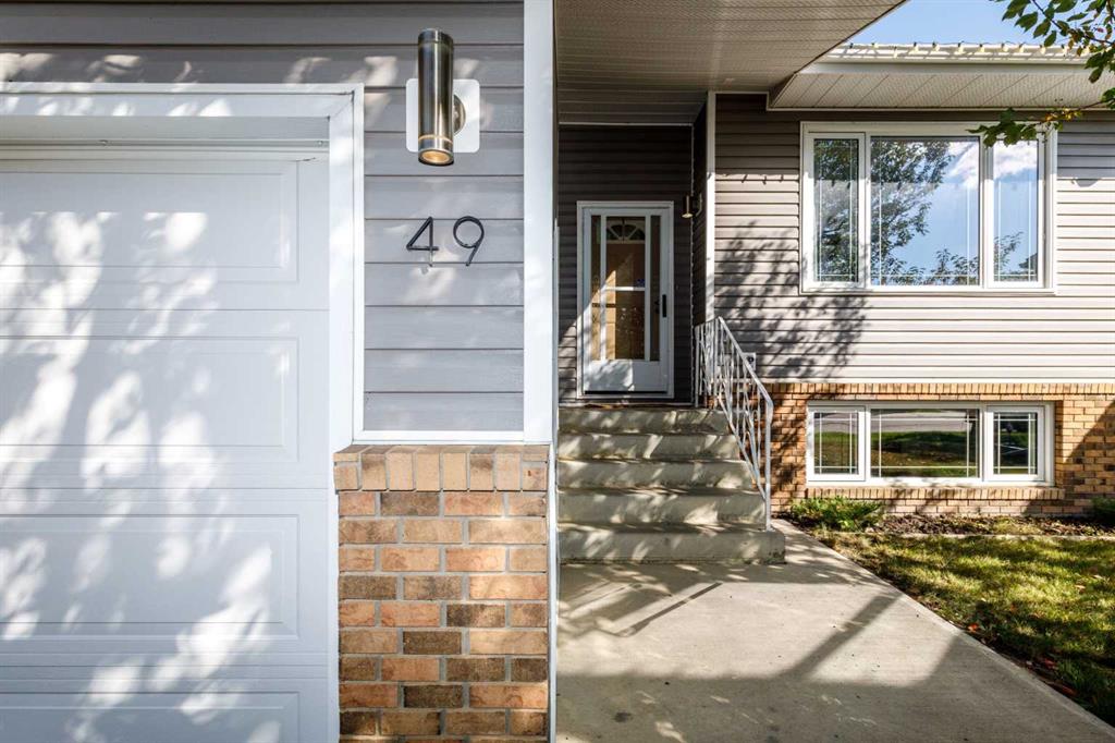 Fourth View of 49 Rutledge Crescent E, Rosedale Estates, Red Deer, Alberta, T4P 3K2