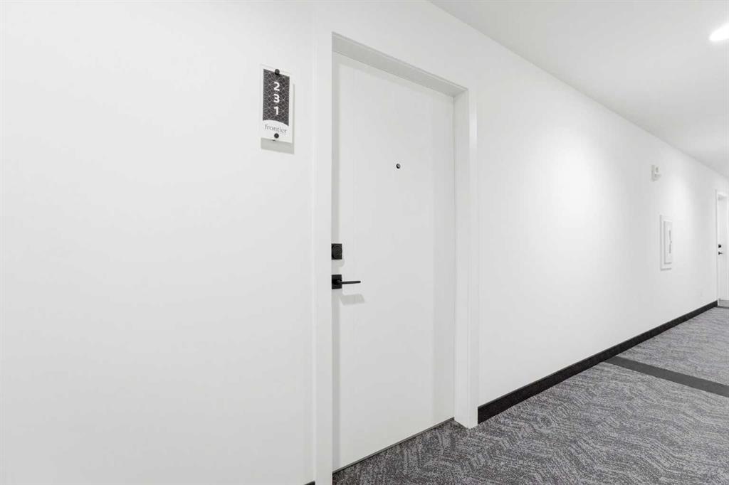 Third View of 231, 110 18A Street NW, West Hillhurst, Calgary, Alberta, T2N 5G5