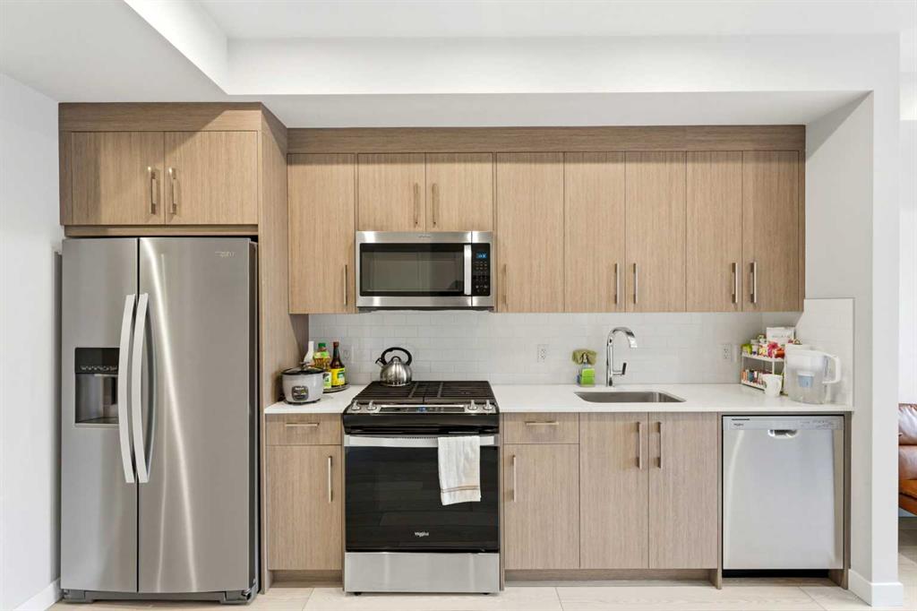 Fifth View of 231, 110 18A Street NW, West Hillhurst, Calgary, Alberta, T2N 5G5