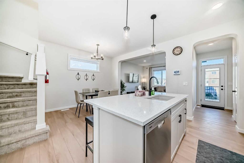 Fifth View of 560 Lewisburg Place NE, Lewisburg, Calgary, Alberta, T3P 2N7