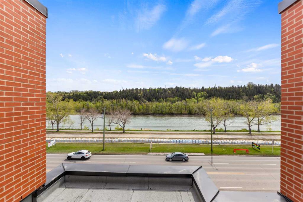 Third View of 3040 Parkdale Boulevard NW, Parkdale, Calgary, Alberta, T2N 5B3