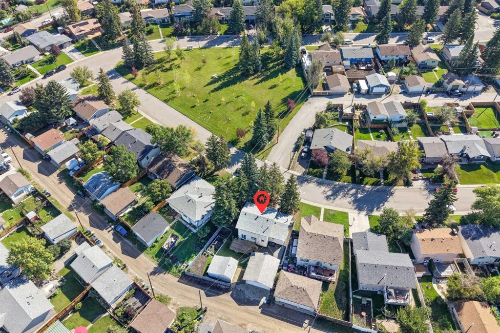 135 Queensland Road SE, A2344234, Alberta,