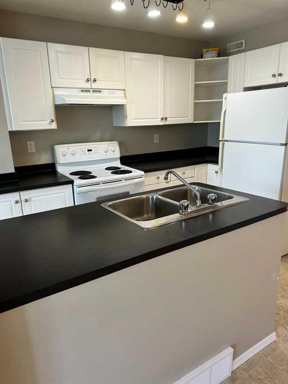 Fifth View of 10, 6300 Orr Drive , Oriole Park West, Red Deer, Alberta, T4P 3T6