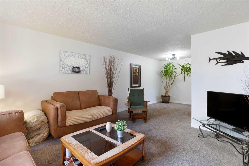 Fifth View of 3222/3224 14 Street NW, Rosemont, Calgary, Alberta, T2K1H8