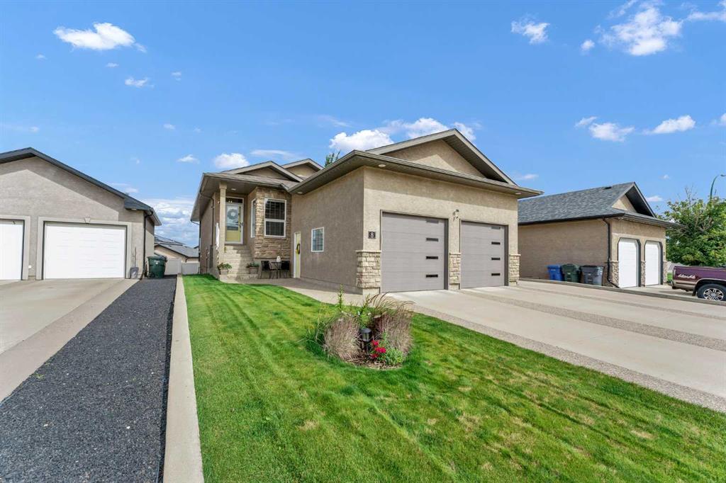 Third View of 8 Sundance Close SW, SW Southridge, Medicine Hat, Alberta, T1B4V5