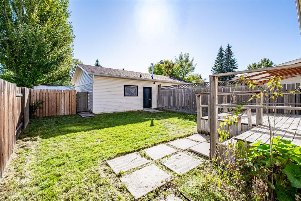 Fourth View of 29 Abbott Close , Anders Park, Red Deer, Alberta, T4R 1B4