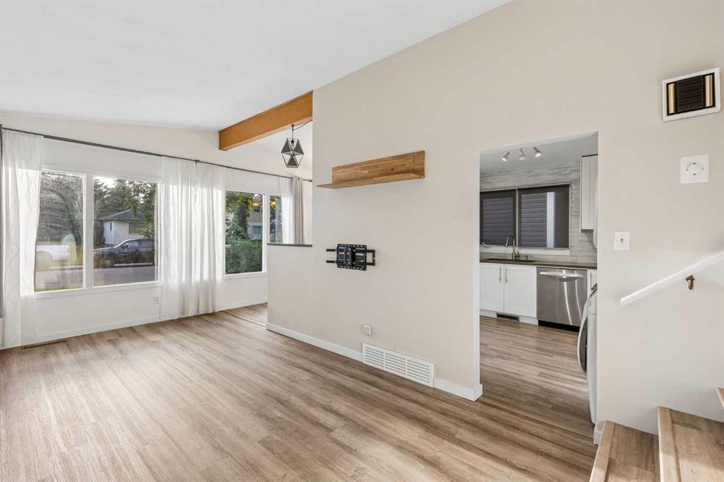 Fifth View of 3608 Centre B Street NW, Highland Park, Calgary, Alberta, T2K 0V8