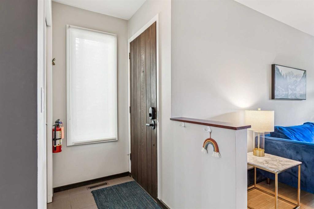 Fifth View of 542 27 Avenue NW, Mount Pleasant, Calgary, Alberta, T2M 2H8