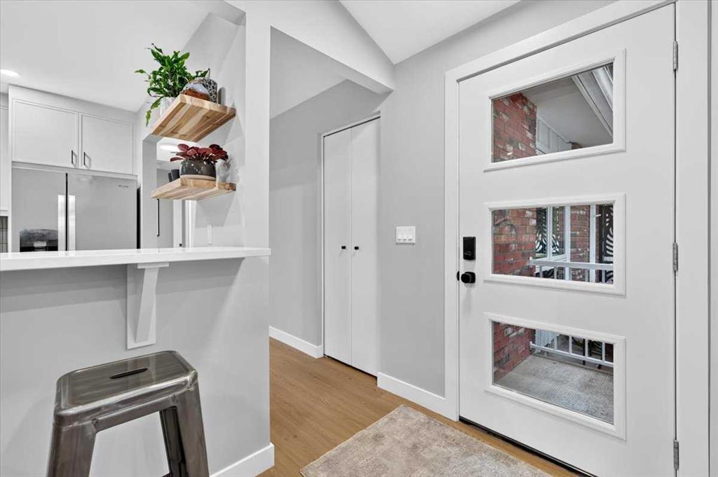 Fourth View of 344 Midlake Boulevard SE, Midnapore, Calgary, Alberta, T2X 1M9