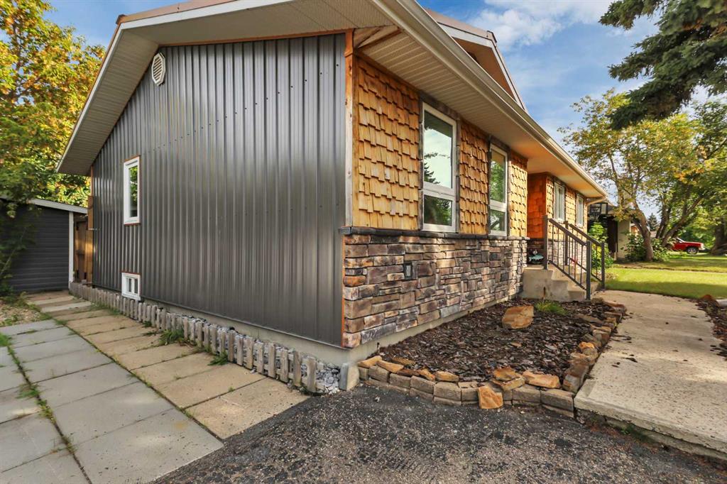 Fourth View of 70 Sherwood Crescent , Sunnybrook, Red Deer, Alberta, T4N 0A6