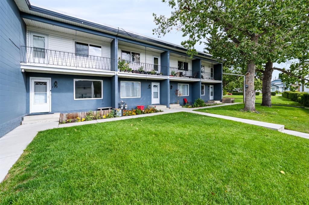 Main View of 110, 2211 19 Street NE, Vista Heights, Calgary, Alberta, T2E 4Y5