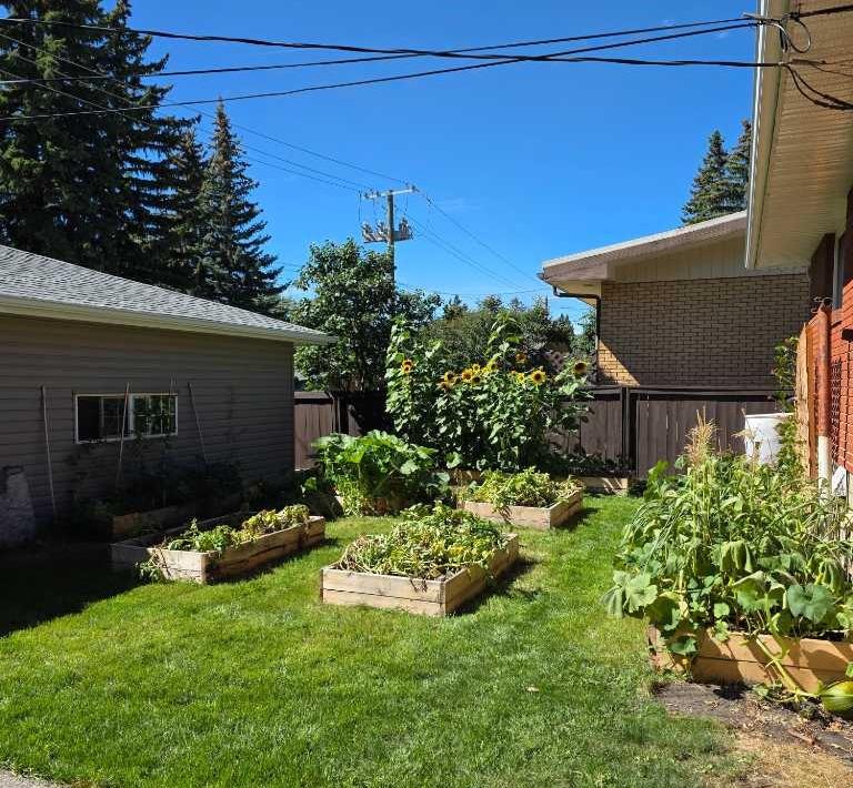 Third View of 4215 Villa Crescent NW, Varsity, Calgary, Alberta, T2L 2K2