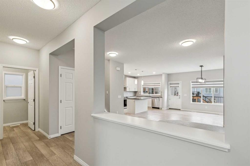 Fifth View of 1020 Chinook Gate Heath SW, Chinook Gate, Airdrie, Alberta, T4B 5C9