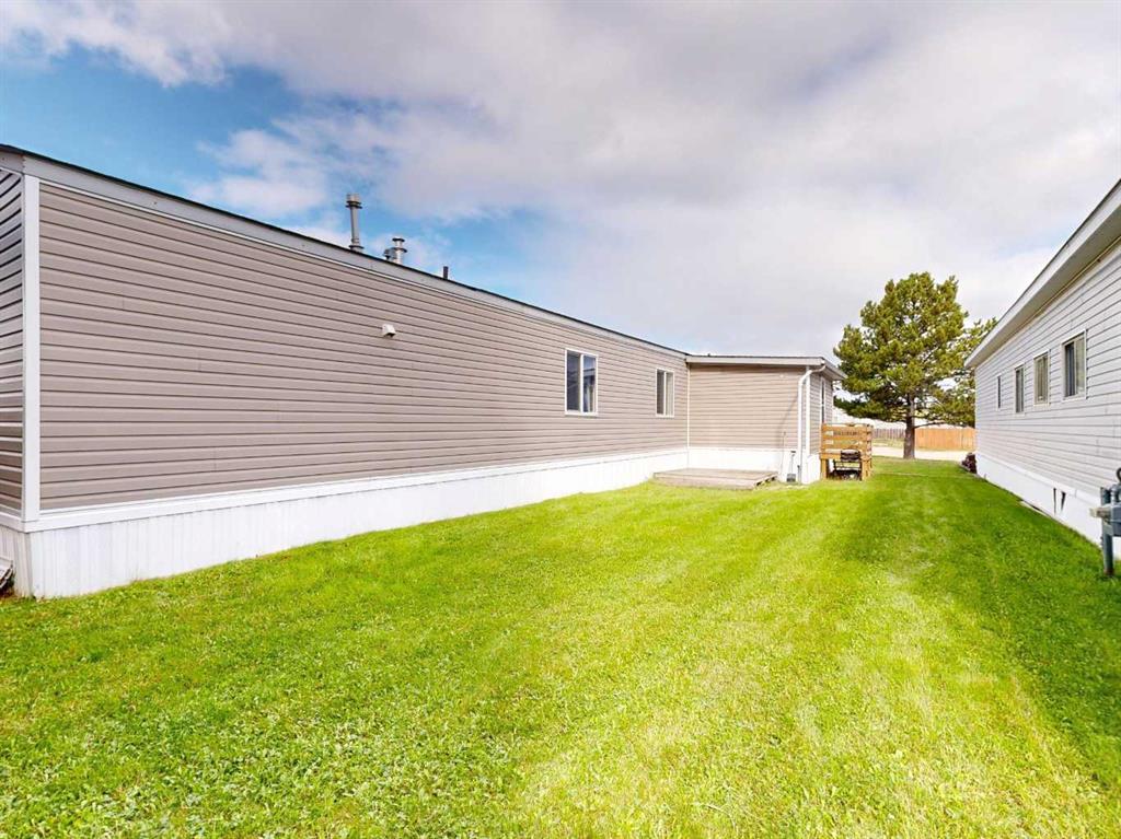 Third View of 88 Hillpark Trailer Court  , NONE, Whitecourt, Alberta, T7S 1J5