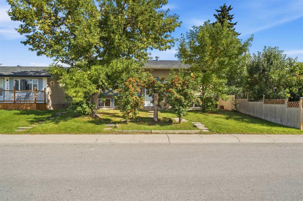Third View of 724 55 Street SE, Penbrooke Meadows, Calgary, Alberta, T2A 3R8