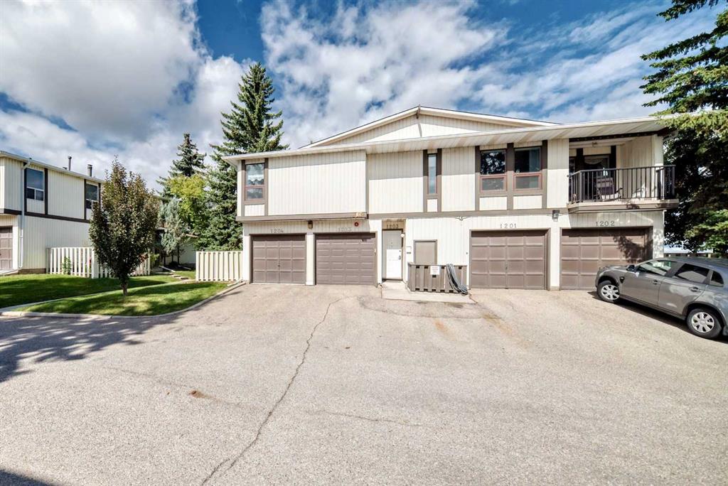 1204, 544 Blackthorn Road NE, A2344883, Alberta,
