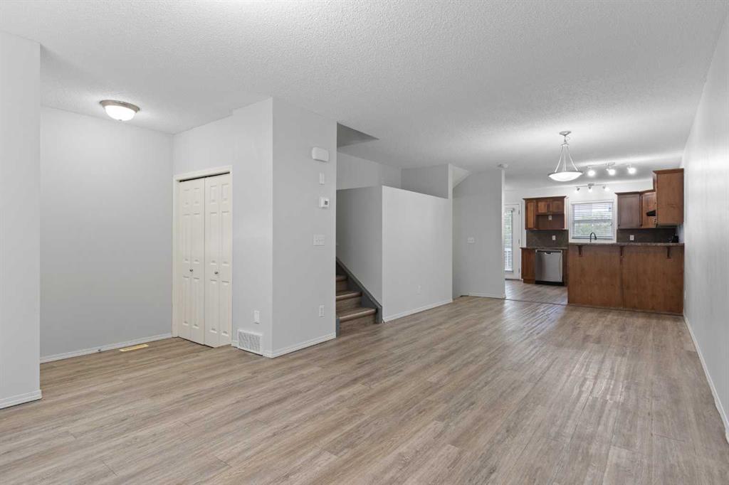 Fourth View of 902 Prairie Sound Circle NW, Highwood Village, High River, Alberta, T1V 2A4