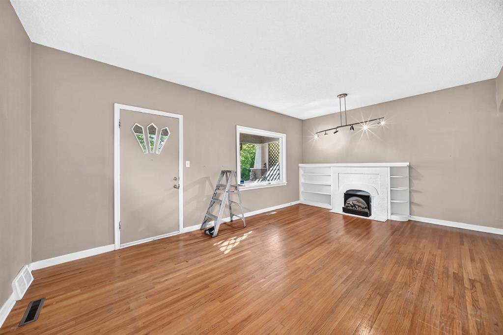 Fourth View of 466 22 Avenue NW, Mount Pleasant, Calgary, Alberta, T2M 1N3