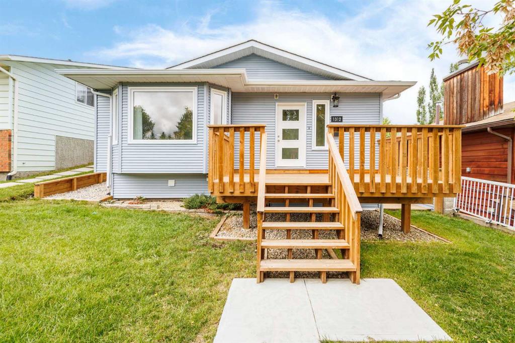 Second View of 1312 48 Avenue NW, North Haven, Calgary, Alberta, T2K 5Y3