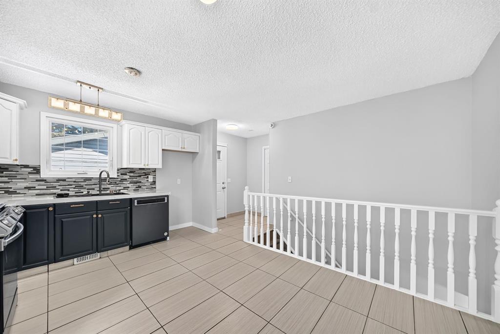 Fifth View of 16 Dovely Way SE, Dover, Calgary, Alberta, T2B 2K8
