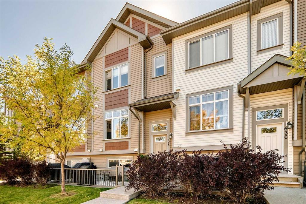 Third View of 638 Copperpond Boulevard SE, Copperfield, Calgary, Alberta, T2Z 5B9