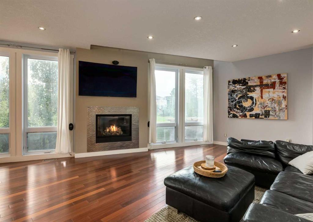 Fourth View of 237 Luxstone Green SW, Luxstone, Airdrie, Alberta, T4B 3B5