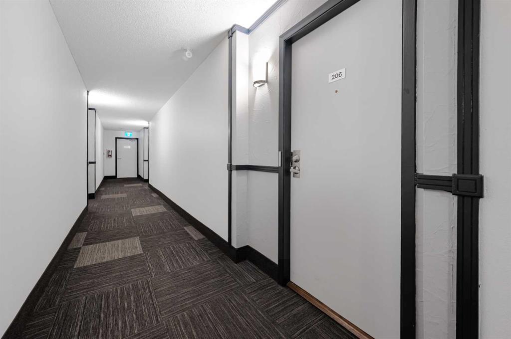 Fifth View of 206, 3730 50 Street NW, Varsity, Calgary, Alberta, T3A 2V9