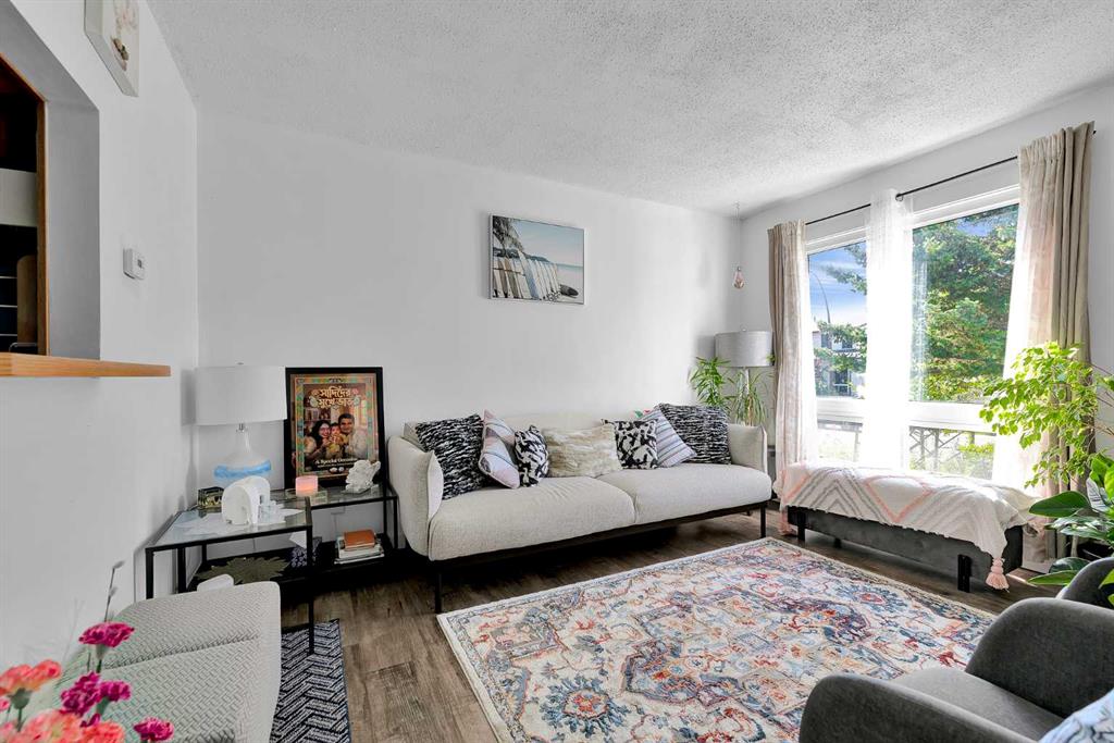 Fourth View of 84a Cedarwood Hill SW, Cedarbrae, Calgary, Alberta, T2W 3H5