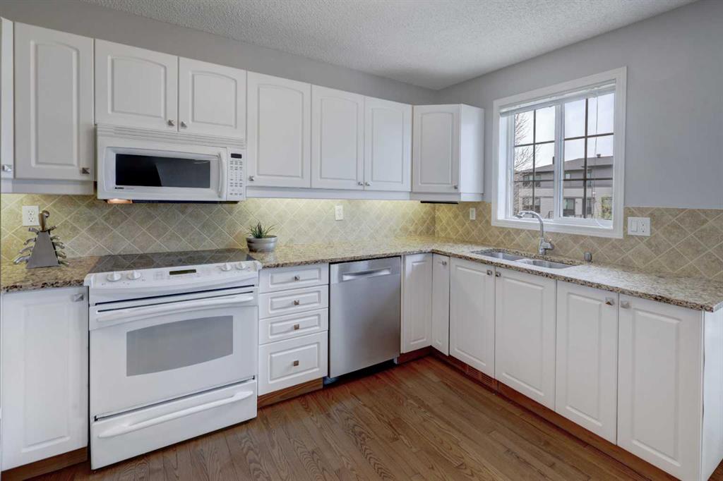 Fifth View of 9 Harvest Grove Green NE, Harvest Hills, Calgary, Alberta, T3K 4W5