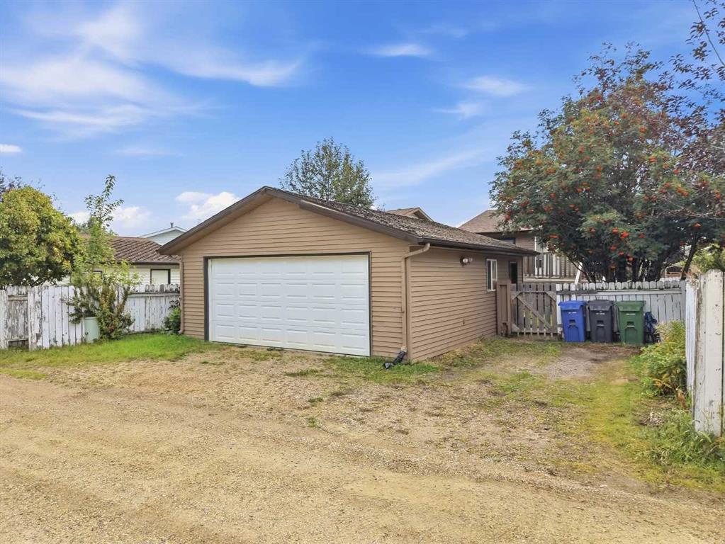 Third View of 121 Rutledge Crescent , Rosedale Estates, Red Deer, Alberta, T4P 3K1