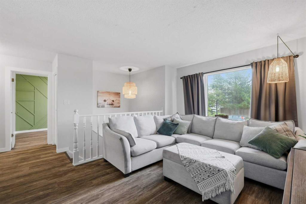 Fourth View of 121 Rutledge Crescent , Rosedale Estates, Red Deer, Alberta, T4P 3K1
