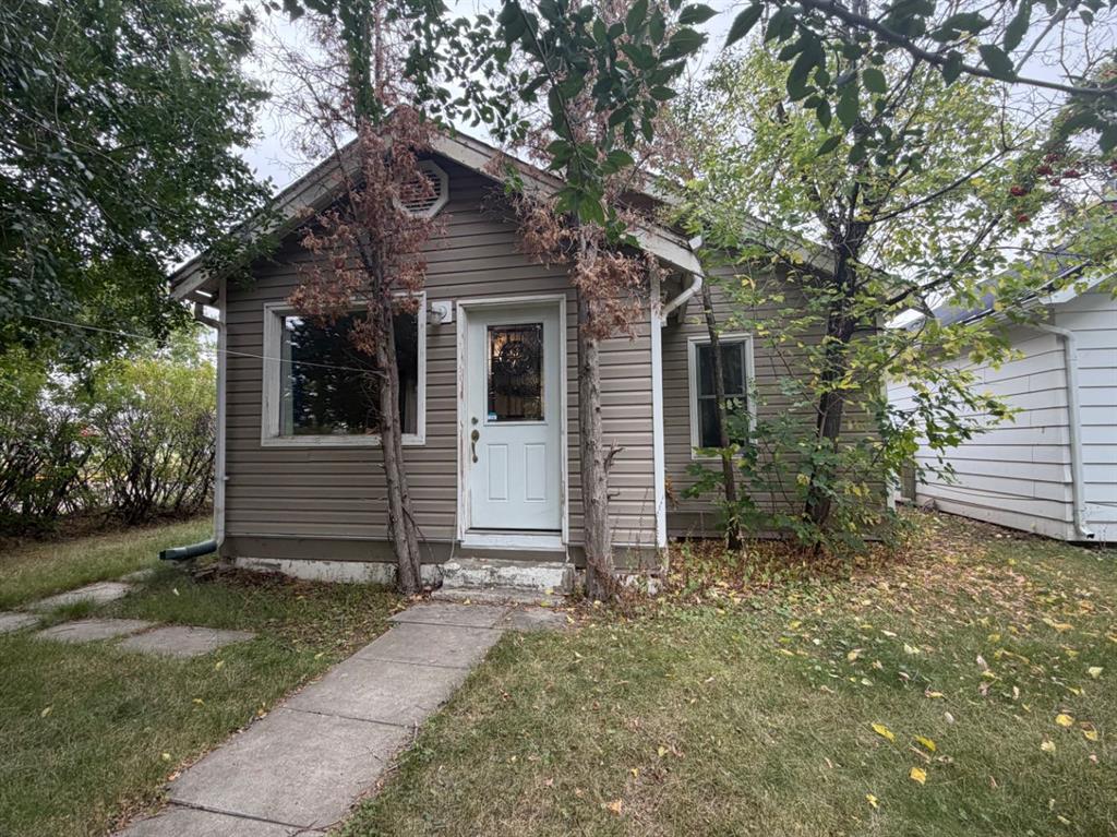 597 5 Street E, A2345182, Alberta,