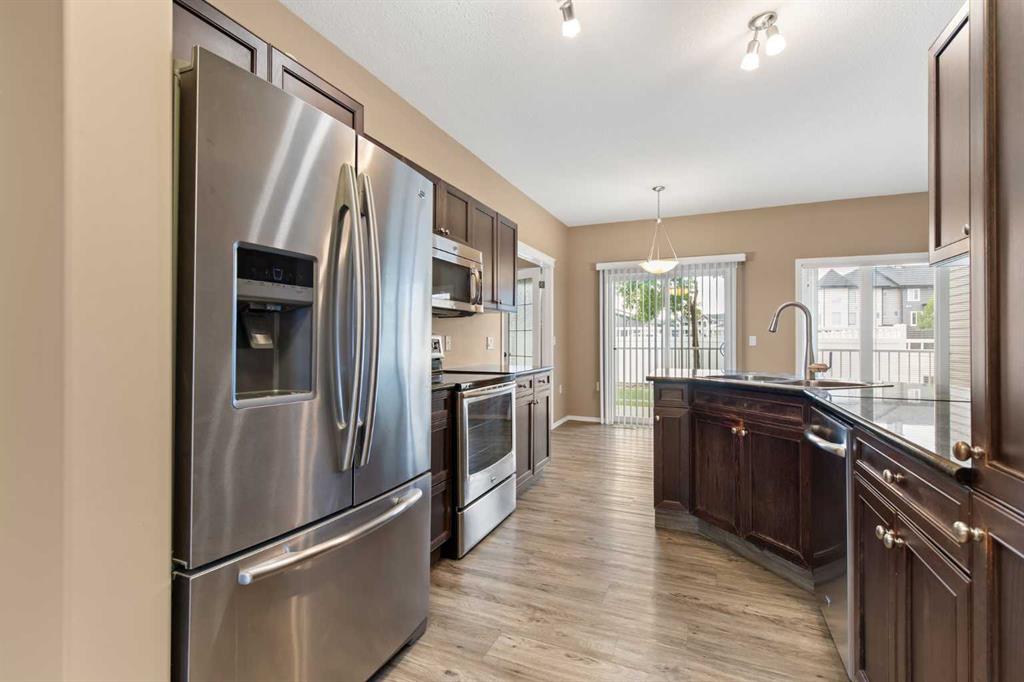 Fifth View of 94 Somerset Lane SE, Southland, Medicine Hat, Alberta, T1B0E8