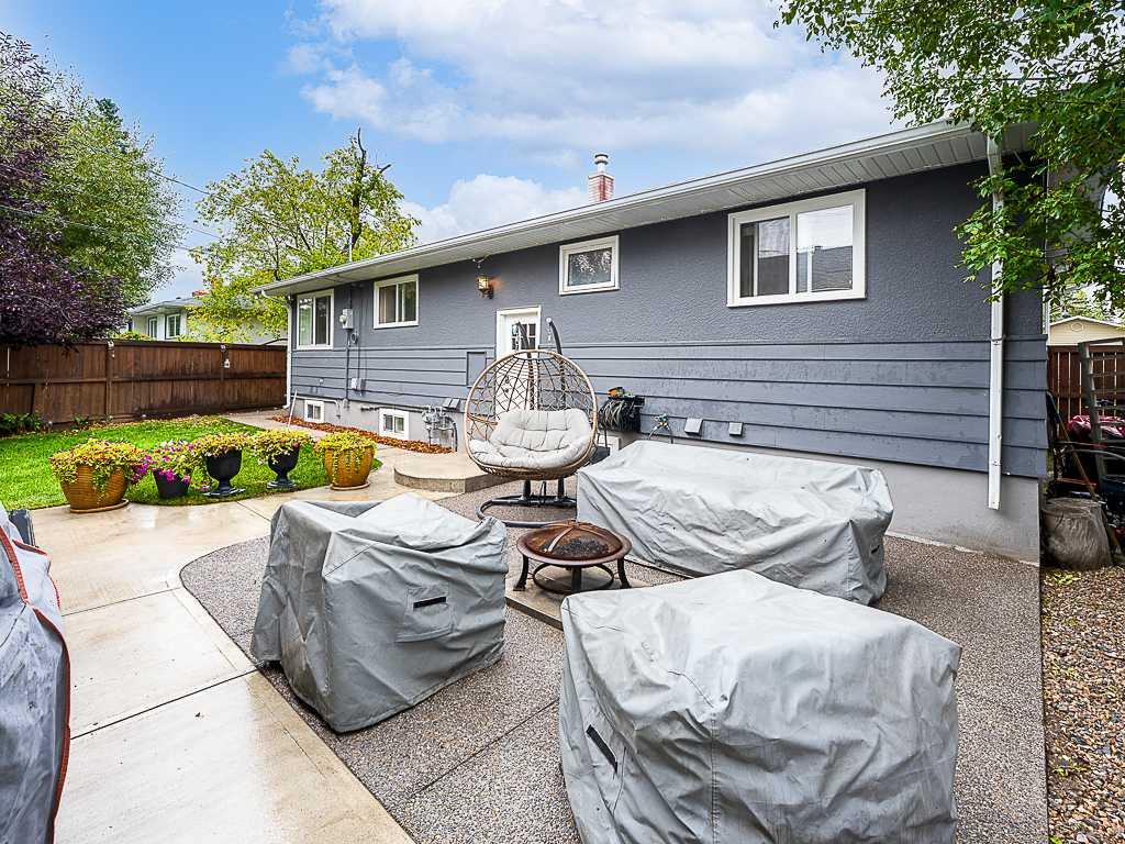 Fourth View of 44 Winchester Crescent SW, Westgate, Calgary, Alberta, T3C 2T8