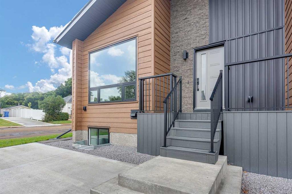 Fifth View of 4, 5537 51 Avenue , Downtown Lacombe, Lacombe, Alberta, T4L 1K9
