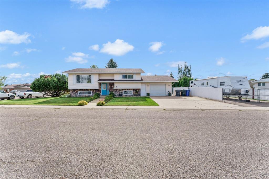 3 Ross Heights Place SE, A2345400, Alberta,