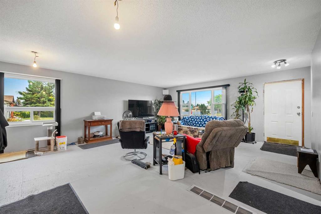 Fourth View of 1219 68 Street NE, Marlborough Park, Calgary, Alberta, T2A 5K6