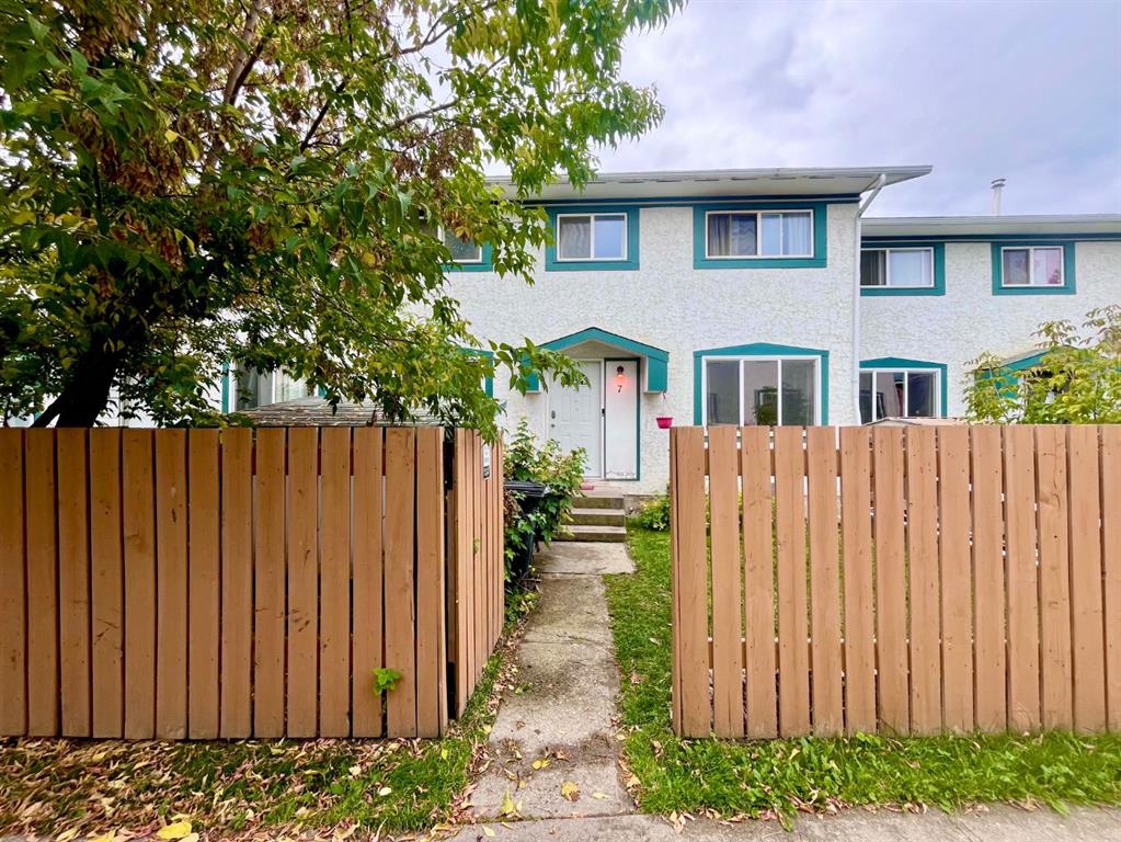 7, 110 Tamarack Avenue , A2345510, Alberta,