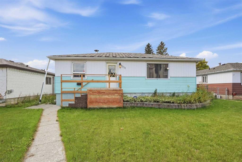 Second View of 7711 39 Avenue NW, Bowness, Calgary, Alberta, T3B 1X4