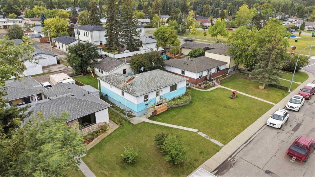 Third View of 7711 39 Avenue NW, Bowness, Calgary, Alberta, T3B 1X4