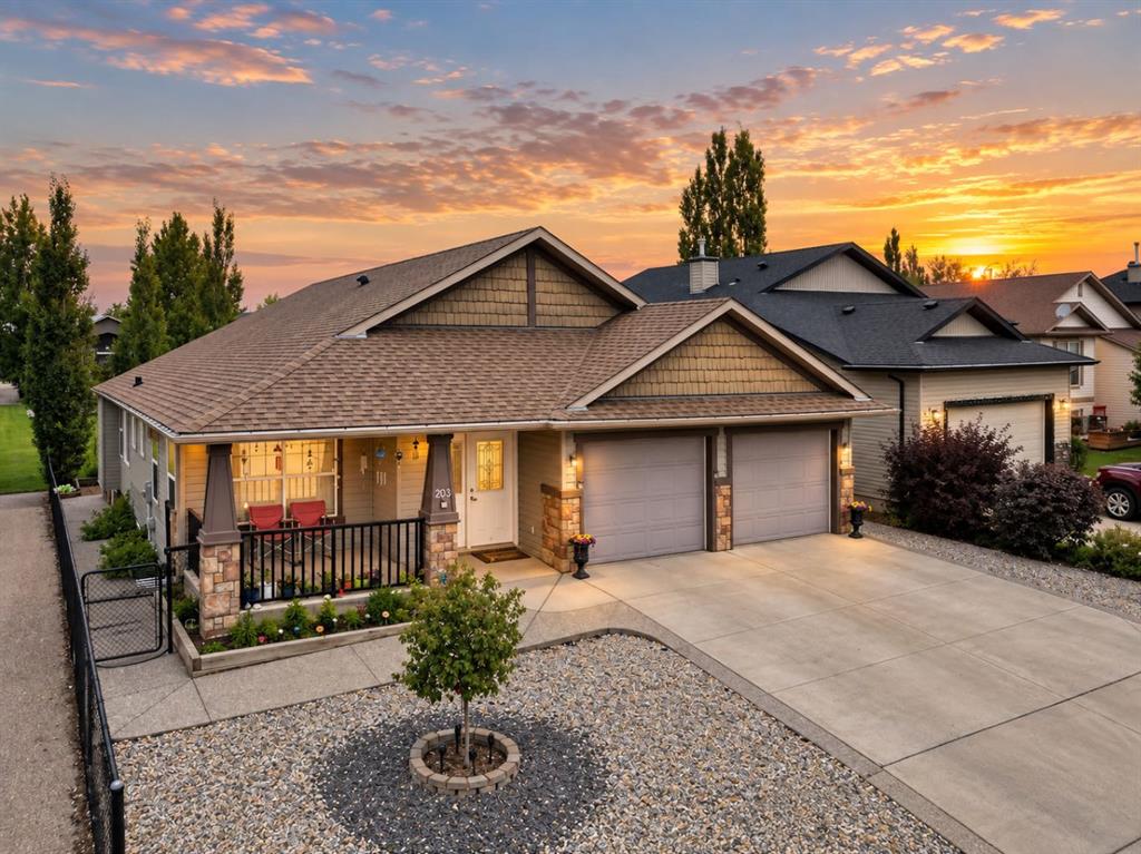 203 Hillcrest Boulevard , A2345604, Alberta,