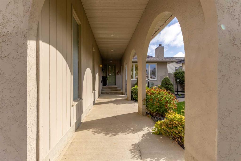 Fifth View of 10 Seneca Place W, Varsity Village, Lethbridge, Alberta, T1K 4M7