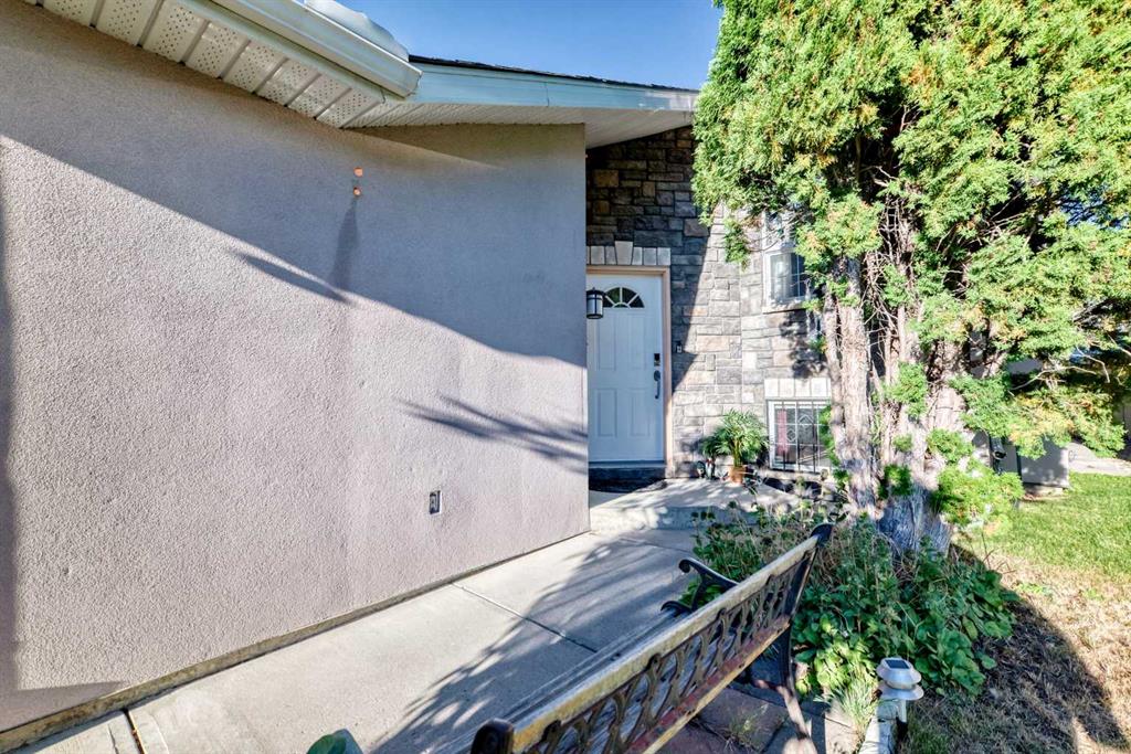 Fifth View of 184 Douglas Ridge Green SE, Douglasdale/Glen, Calgary, Alberta, T2Z 2T4
