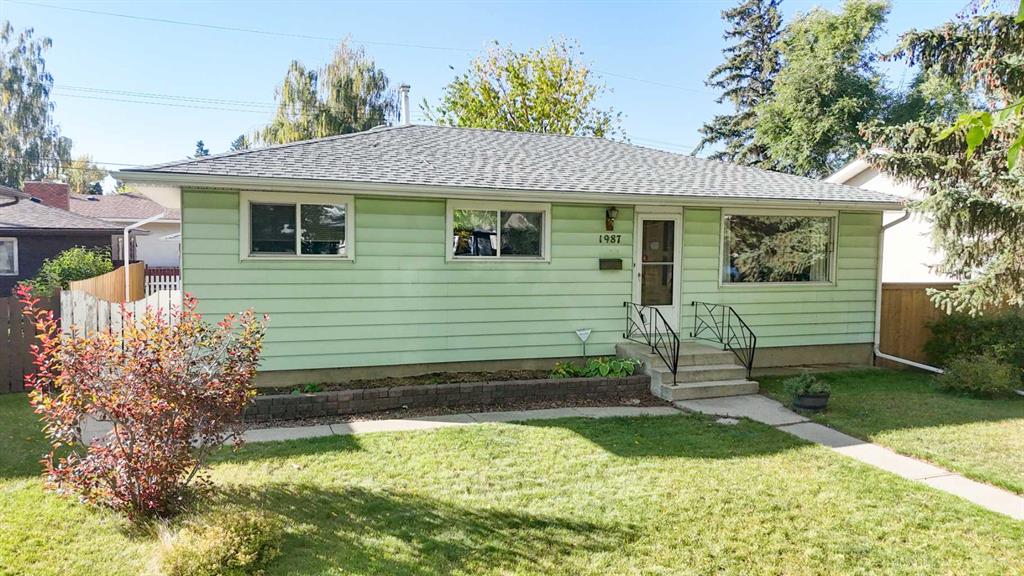 1987 Cottonwood Crescent SE, A2345702, Alberta,