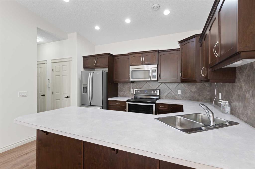 Fifth View of 405 Sunvale Crescent NE, Sunrise Meadows, High River, Alberta, T1V 0E8