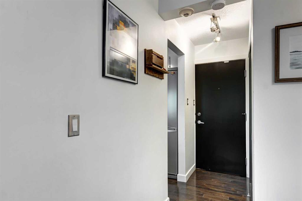 Fifth View of 301, 1904 10 Street SW, Lower Mount Royal, Calgary, Alberta, T2T 3G1